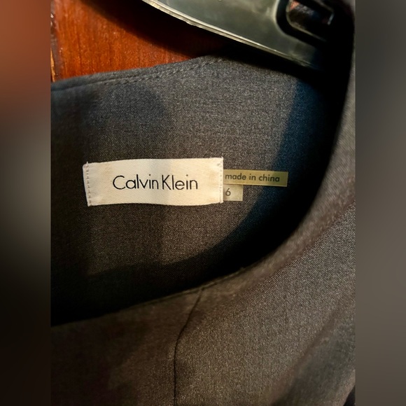 Calvin Klein Elegant Grey, Black and White Sleeveless Sophisticated Dress - Picture 5 of 14